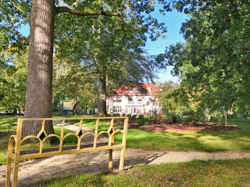 Bankje Park Huize Olterterp